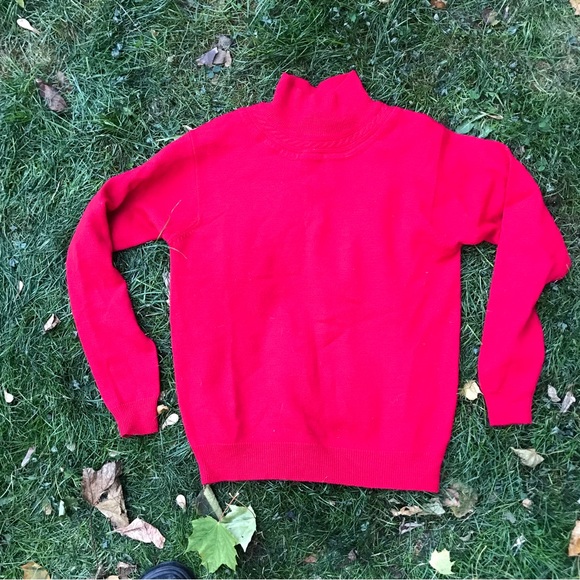 Vintage 1960s red turtle neck sweater - Picture 4 of 6